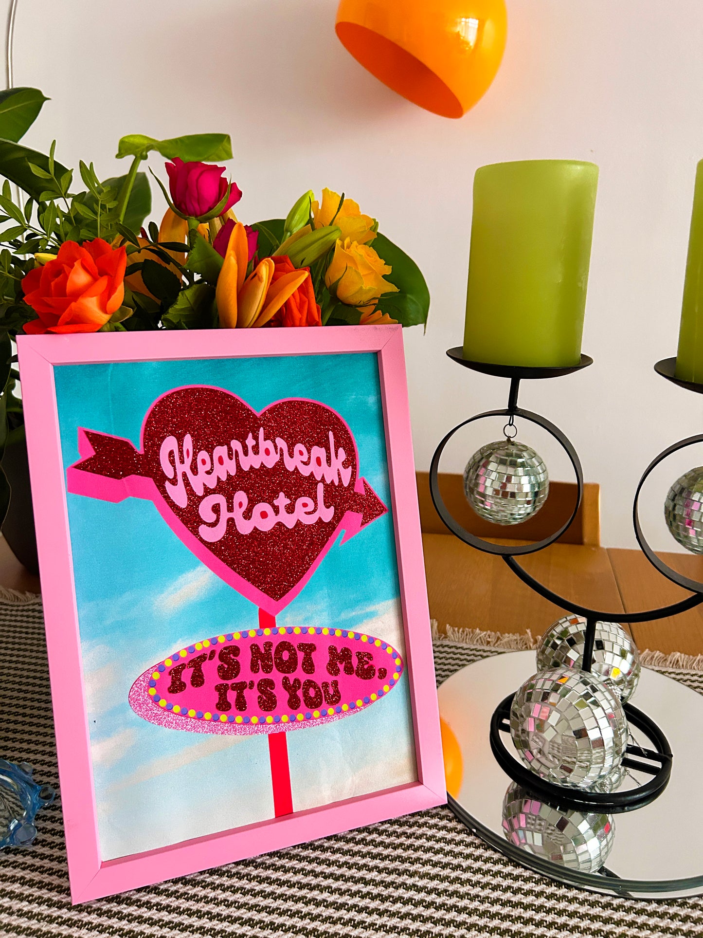 Retro Heartbreak Hotel Glitter Fabric Print