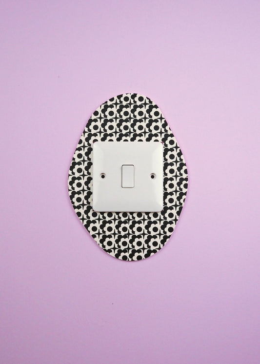 Black & White Retro Oval Floral Lightswitch Cover