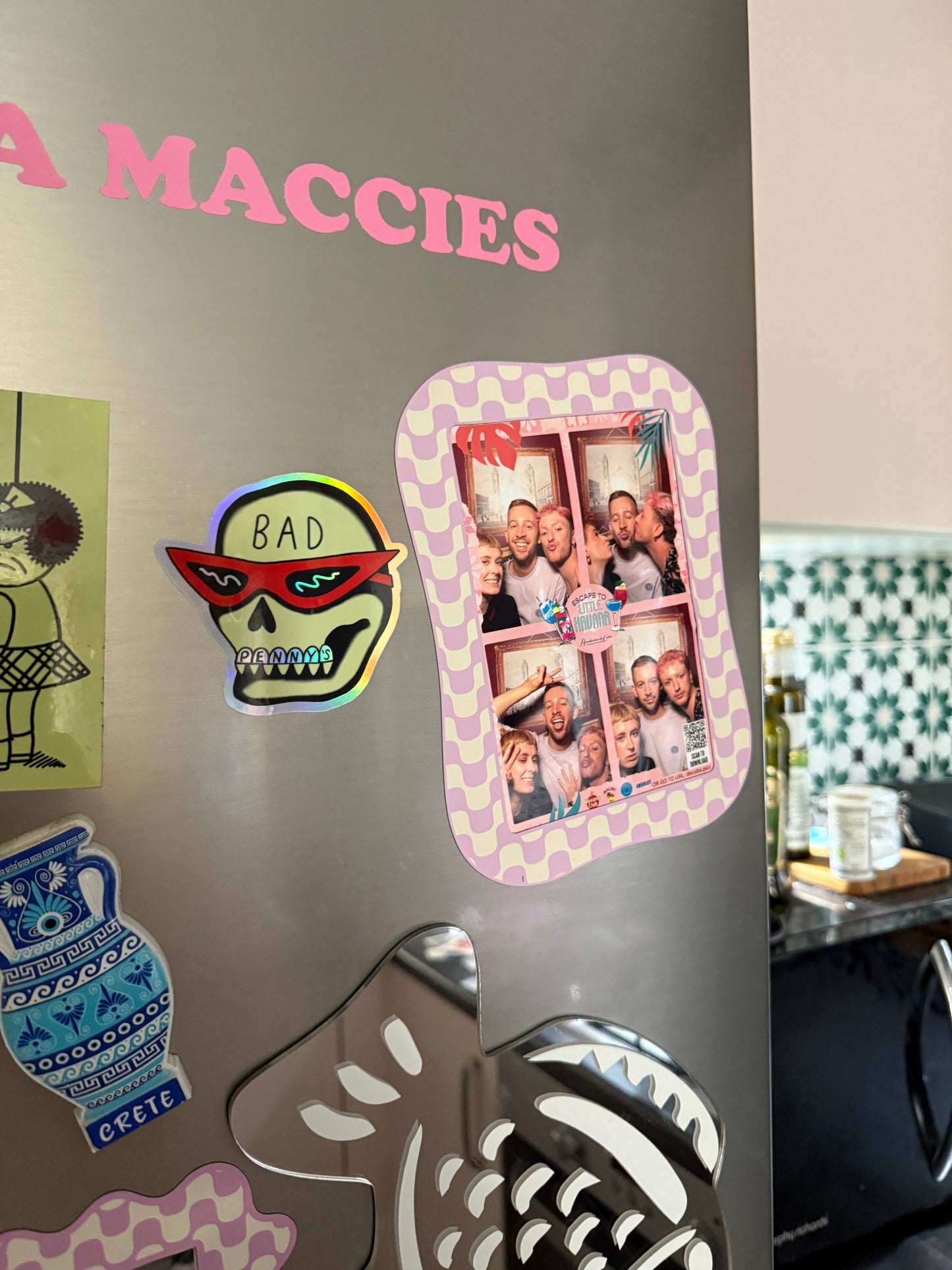 Pink Wavy 6x4 Photo Print Magnetic Frame