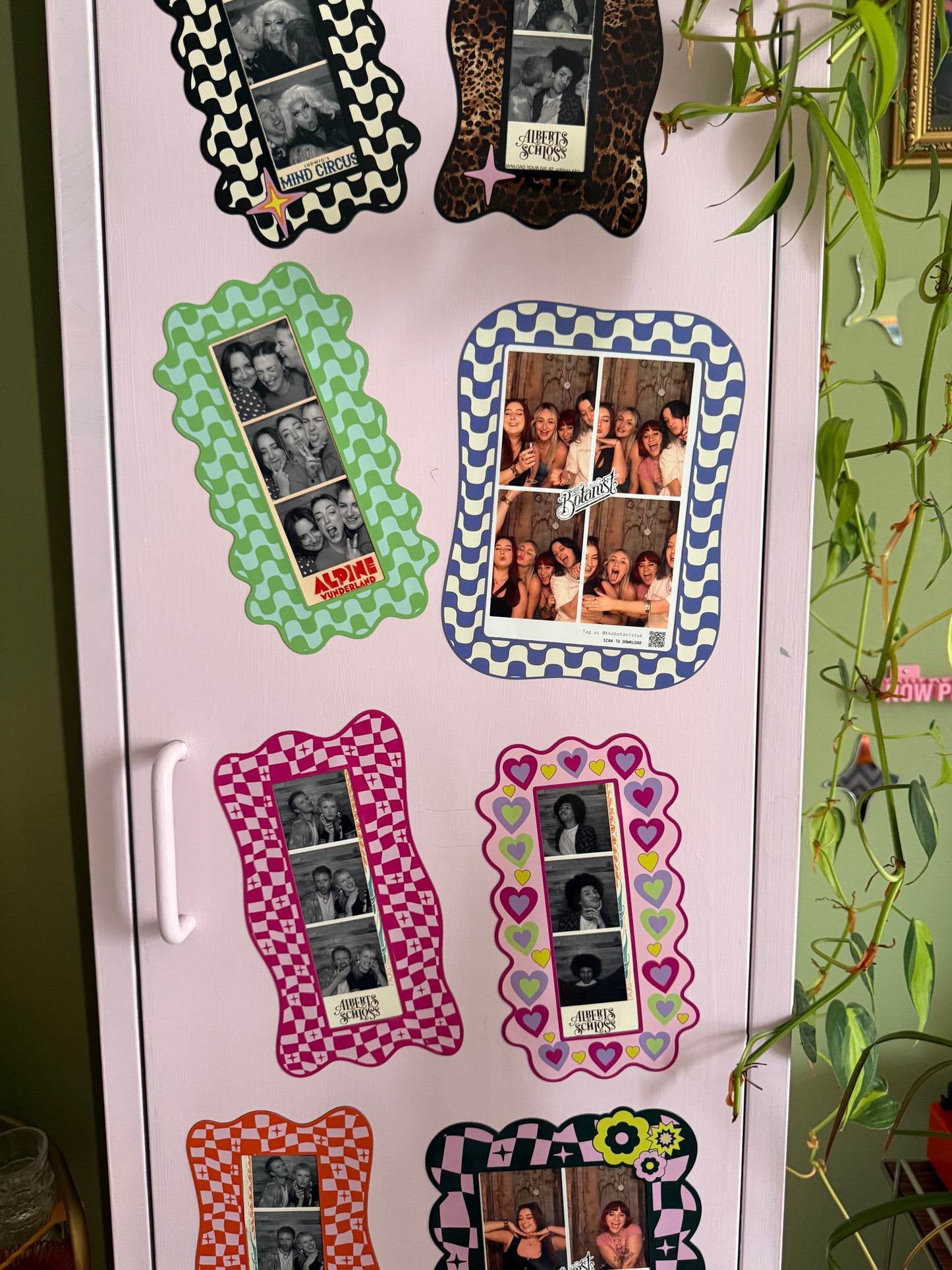 Photo Booth Strip Magnetic Frame - Monochrome Wavy