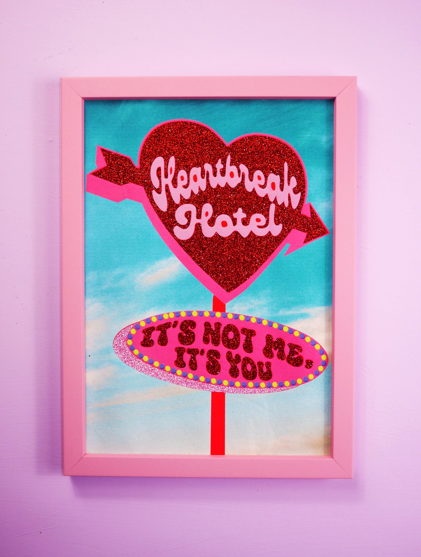 Retro Heartbreak Hotel Glitter Fabric Print