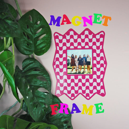 Zig Zag Wavy Print Magnet Frame - Pink