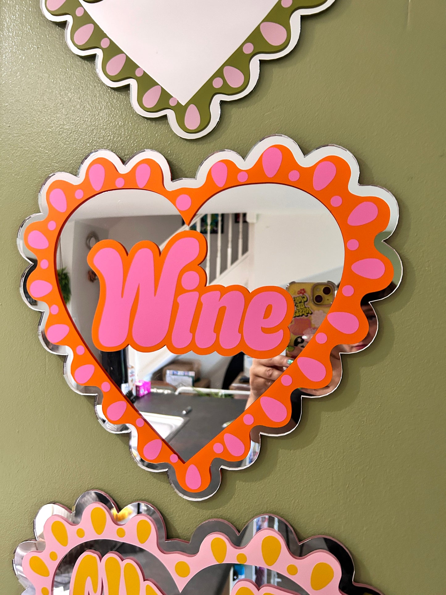 Large Frilly Wine Heart