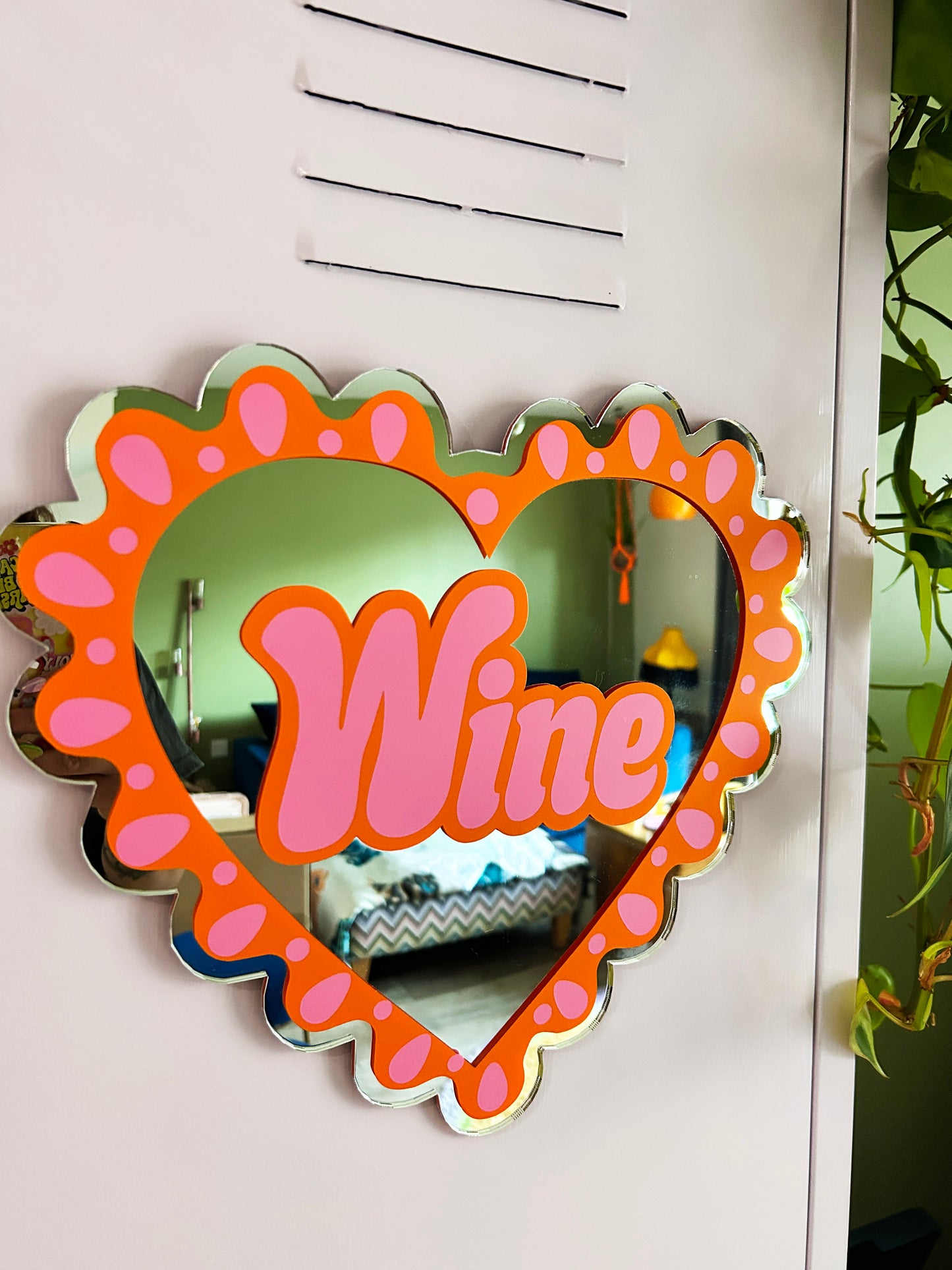 Large Frilly Wine Heart