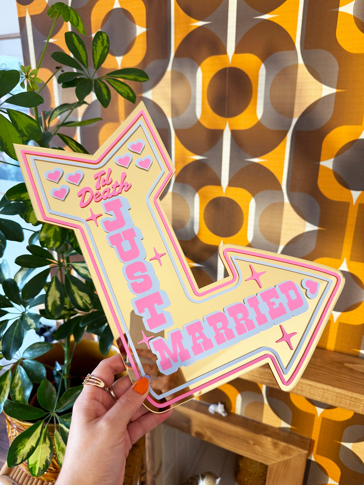 Just Married Retro Arrow Mirror - Gold Mirror