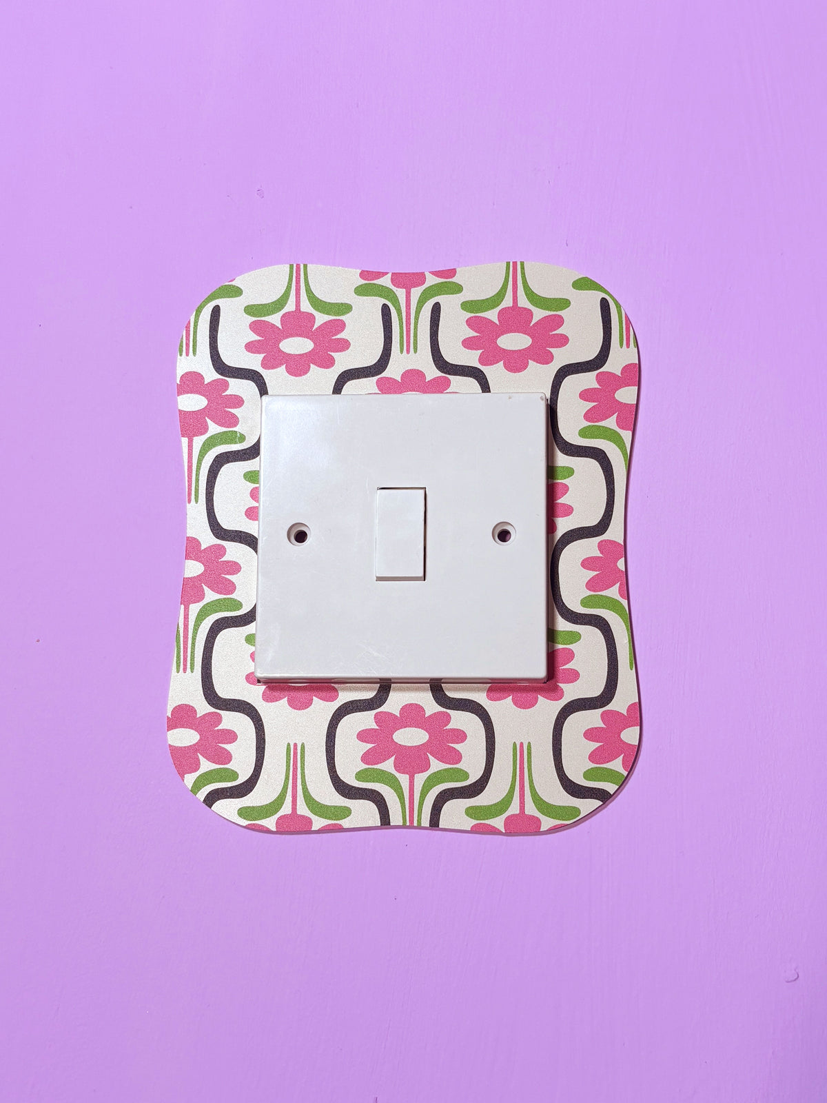 Kitsch Cottage Retro Bloom Light Switch Cover