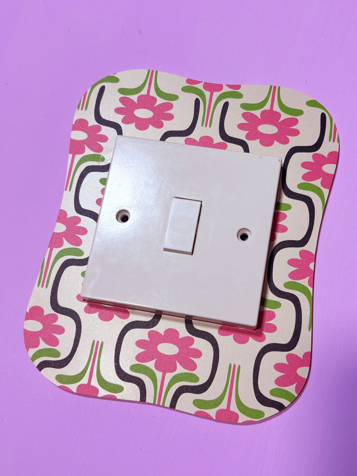 Kitsch Cottage Retro Bloom Light Switch Cover