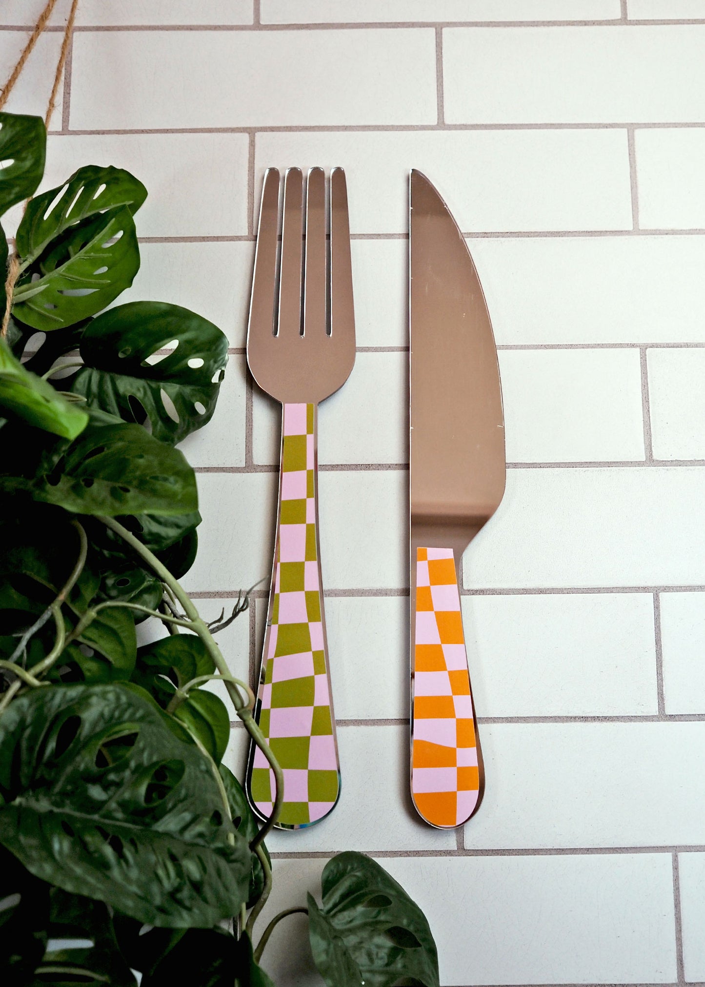 Oversized Checkerboard Cutlery Mirror Set