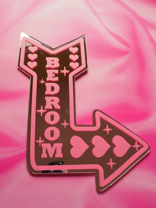 Sample Sale Mirror - A4 Bedroom Arrow Pink