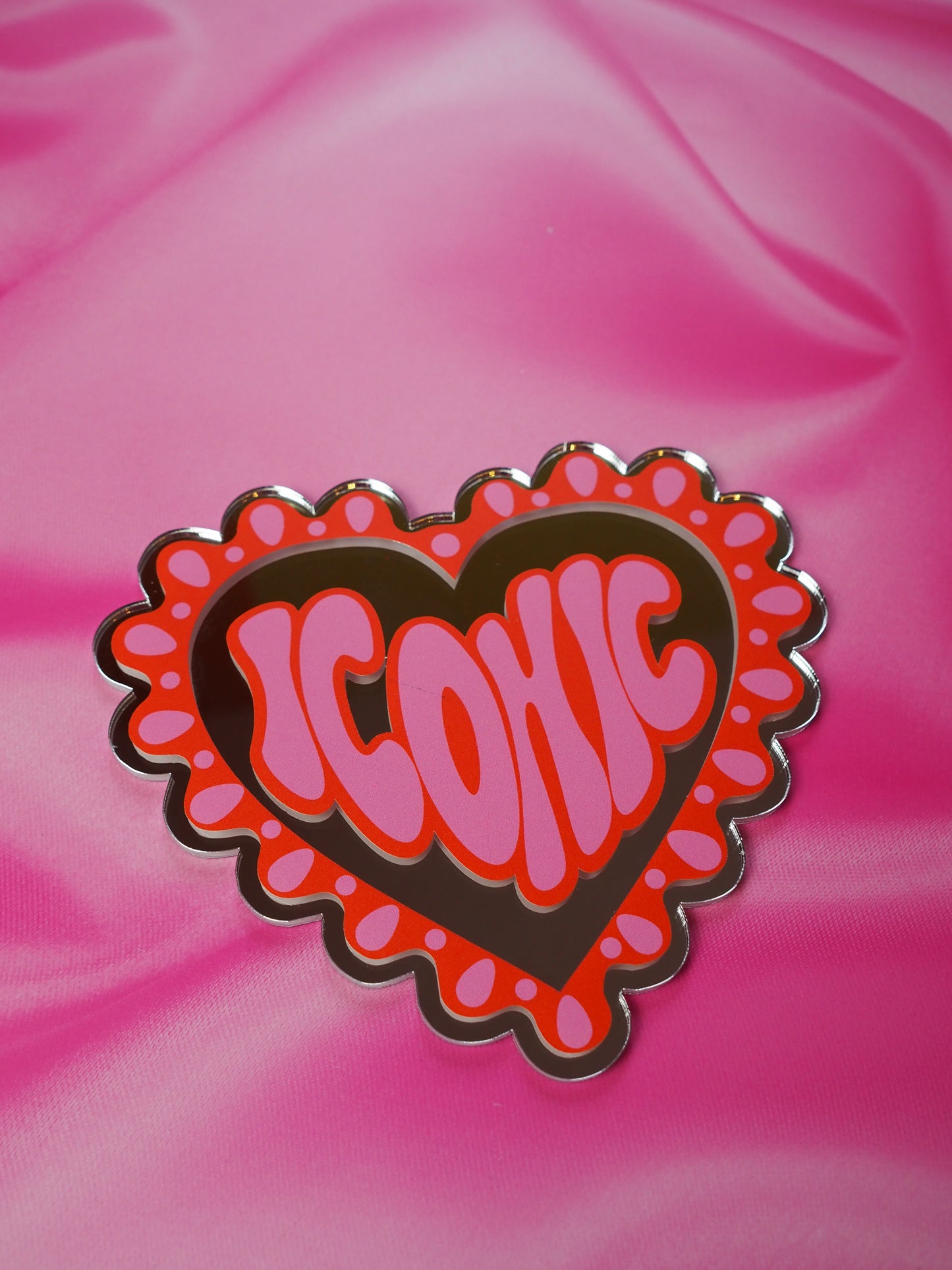 Sample Sale Mirror - Iconic Frilly Heart - Small
