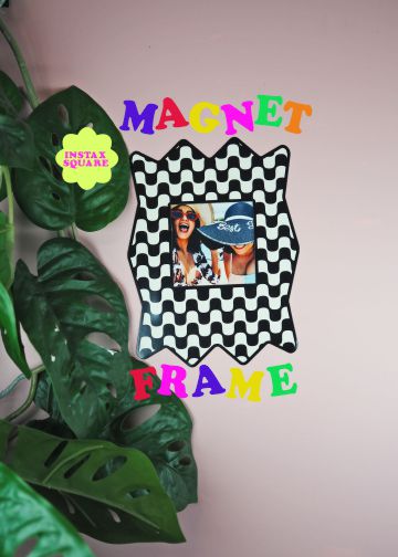 Zig Zag Wavy Print Magnet Frame - Monochrome  - WS
