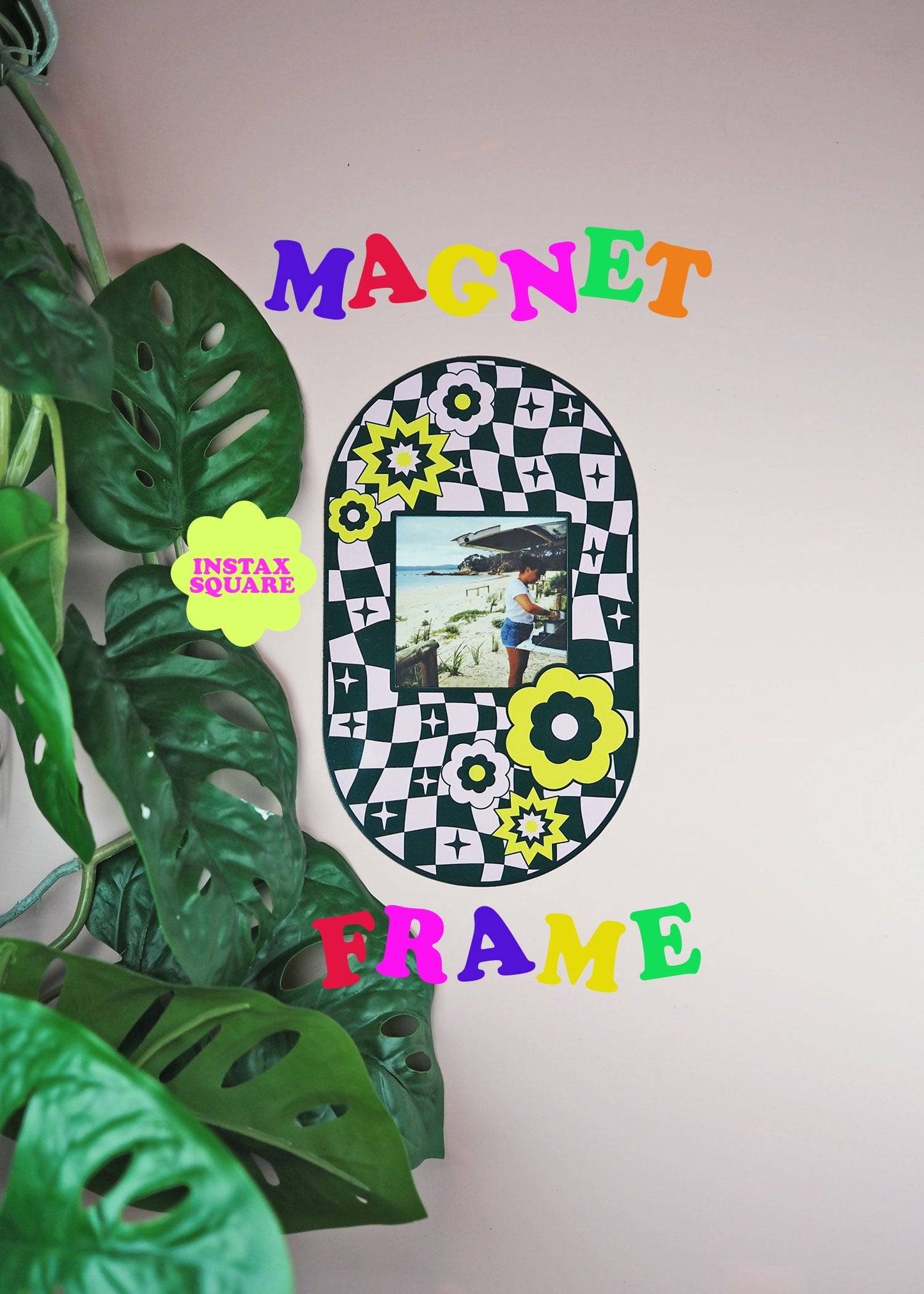 Oval Checkerboard Print Magnet Frame - Dark Green & Pink  - WS