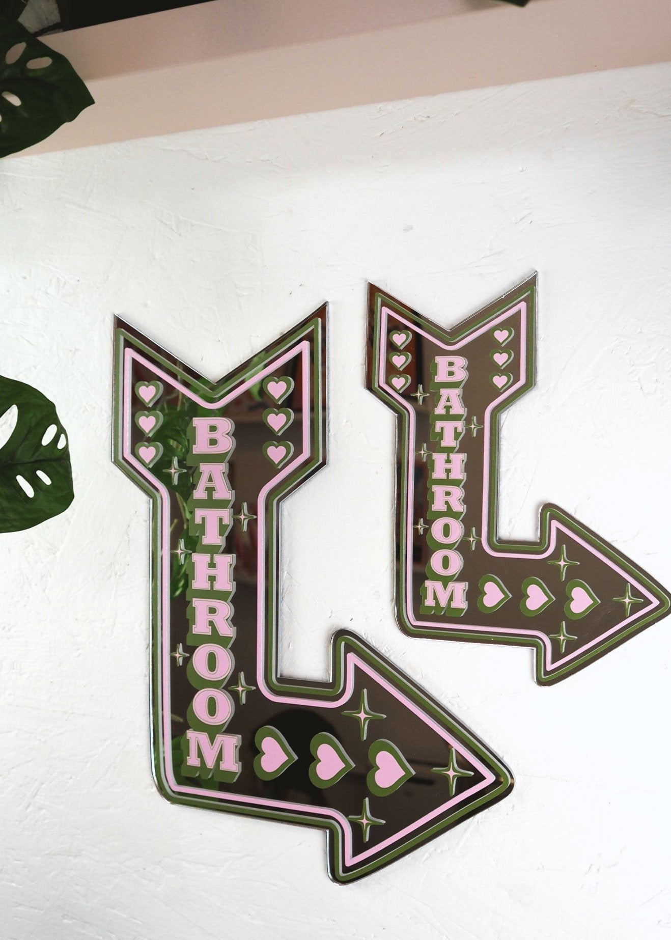 Retro Bathroom Arrow Mirror - Olive Green & Pink